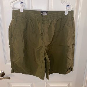 Men’s Shorts. North Face. Medium.